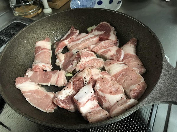 豚肉ときのこのトマト煮込み作り方